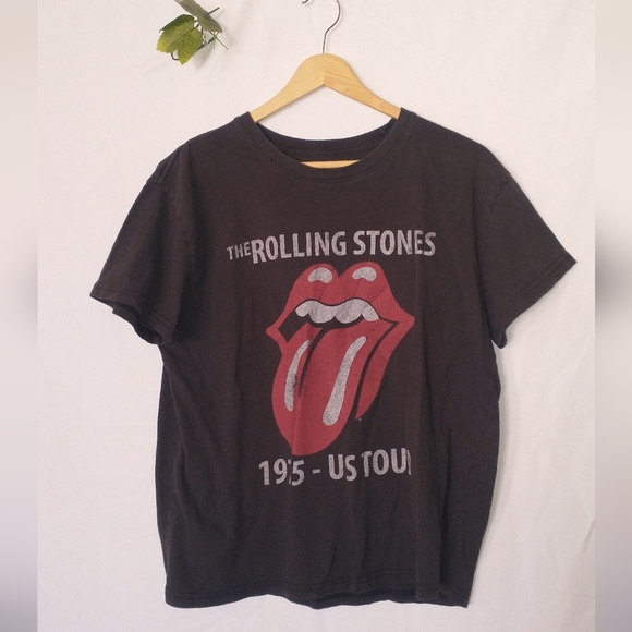 the Rolling Stones Tops - Rolling Stones Black Graphic T-Shirt Size Large